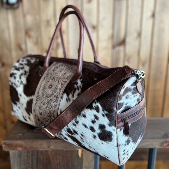New Rustic Vintage Unisex Duffel Cowhide Bag Weekender Tan Brown Toooled Leather - Picture 8 of 12